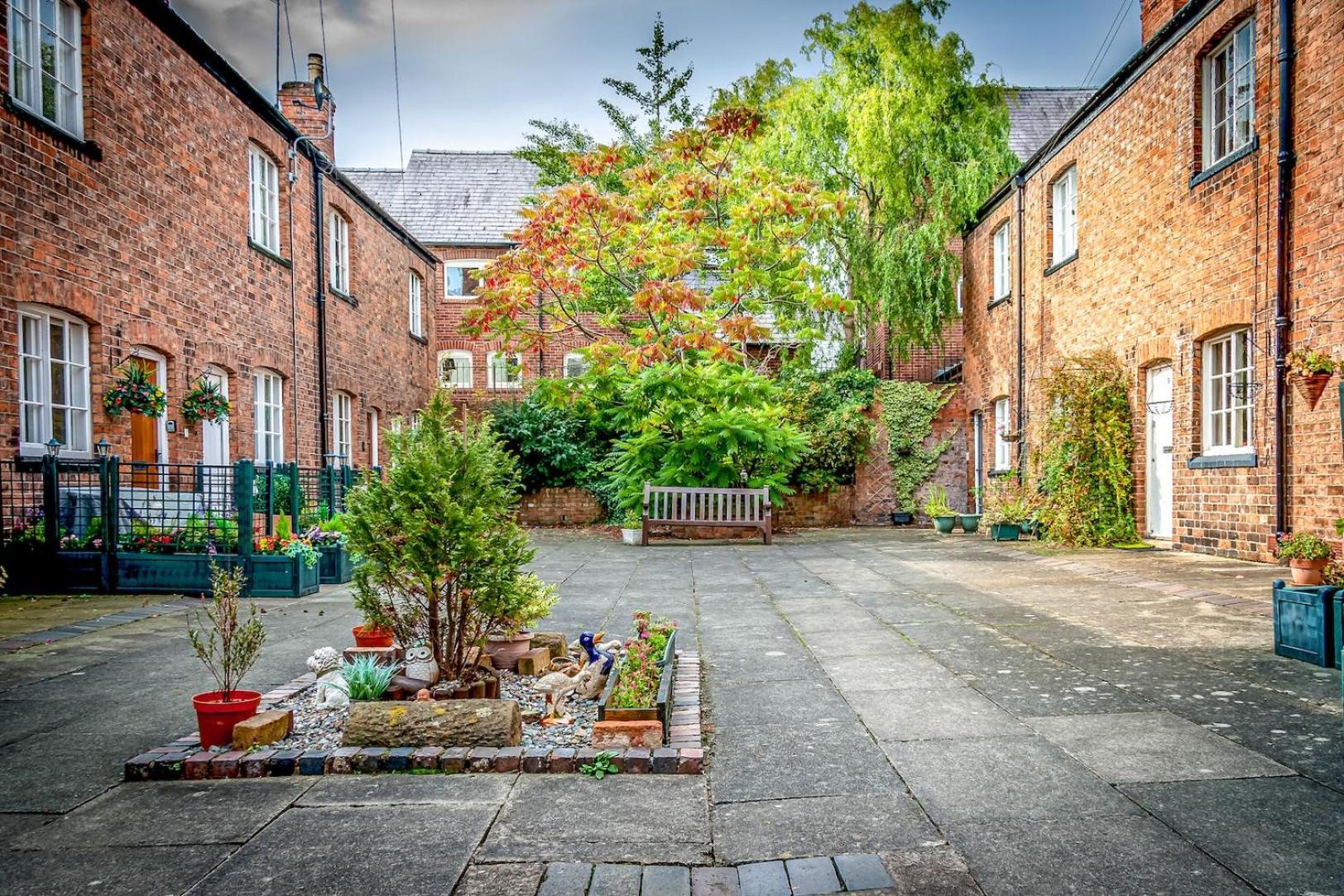 Gamul Place - Quiet City Centre Chester Eksteriør bilde